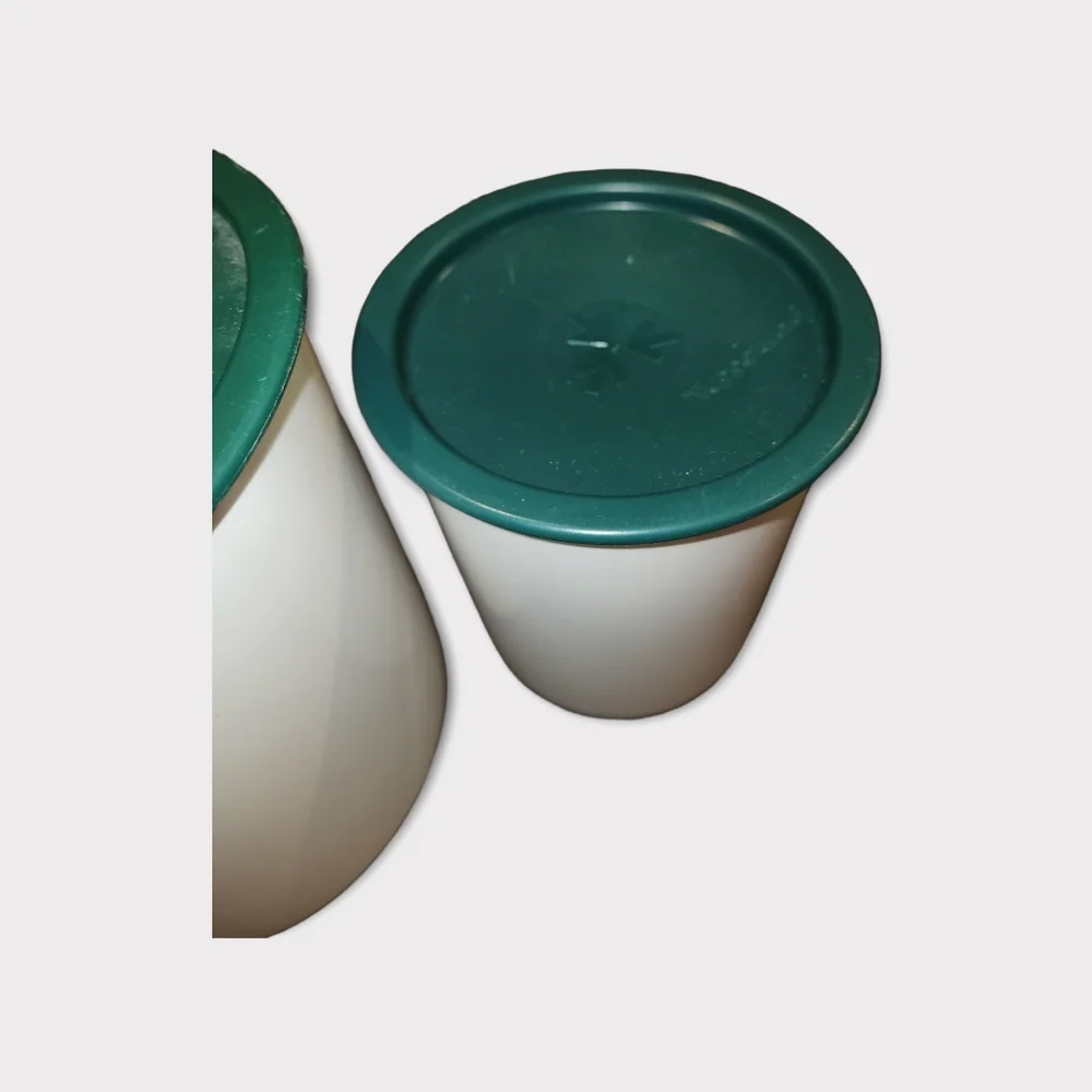 Lot‎ of 2 tupperware canisters